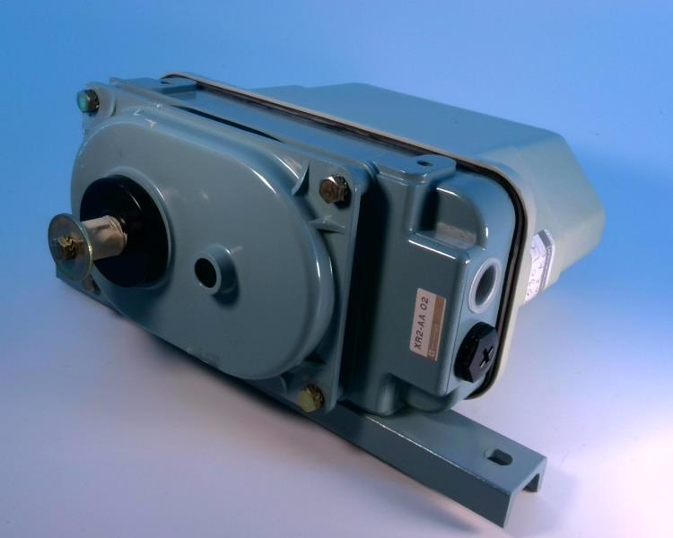 SCHNEIDER ELECTRIC XR2-AA 02