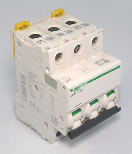 SCHNEIDER ELECTRIC A9F77363