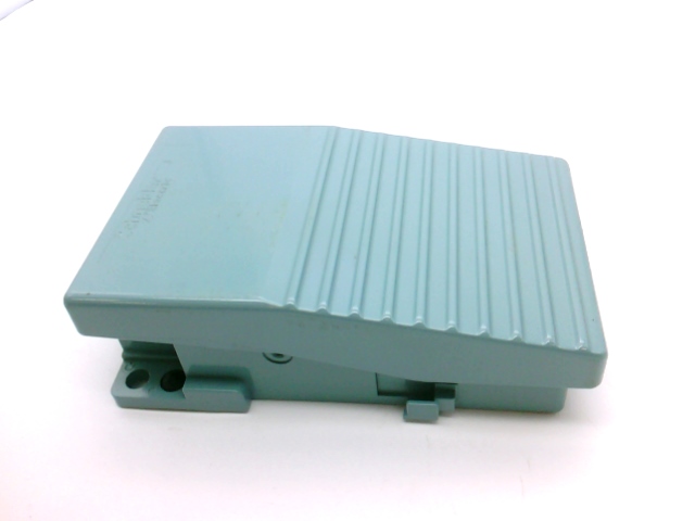 SCHNEIDER ELECTRIC XPEM111