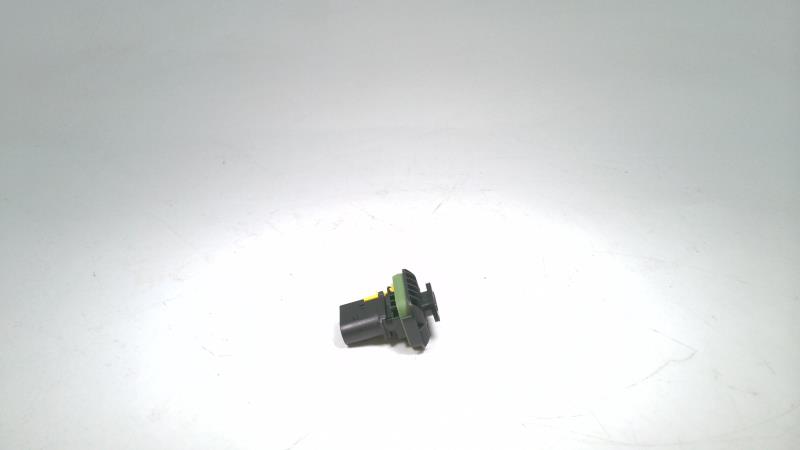 TE CONNECTIVITY 1-1703843-1