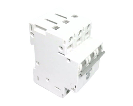 ALLEN BRADLEY 1492-CB3F020