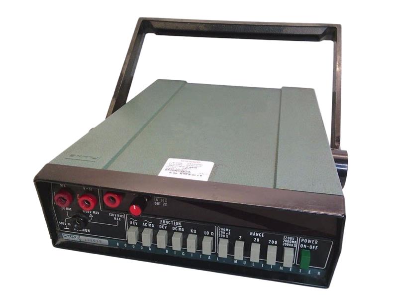 8000A by FLUKE