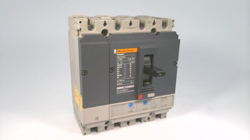 SCHNEIDER ELECTRIC LV431640