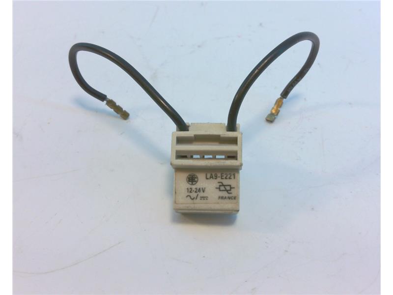 SCHNEIDER ELECTRIC LA9E221