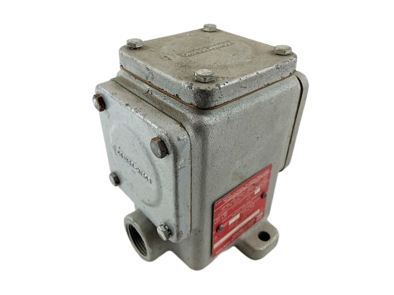 AFU0333-01-M83 by EATON CORPORATION
