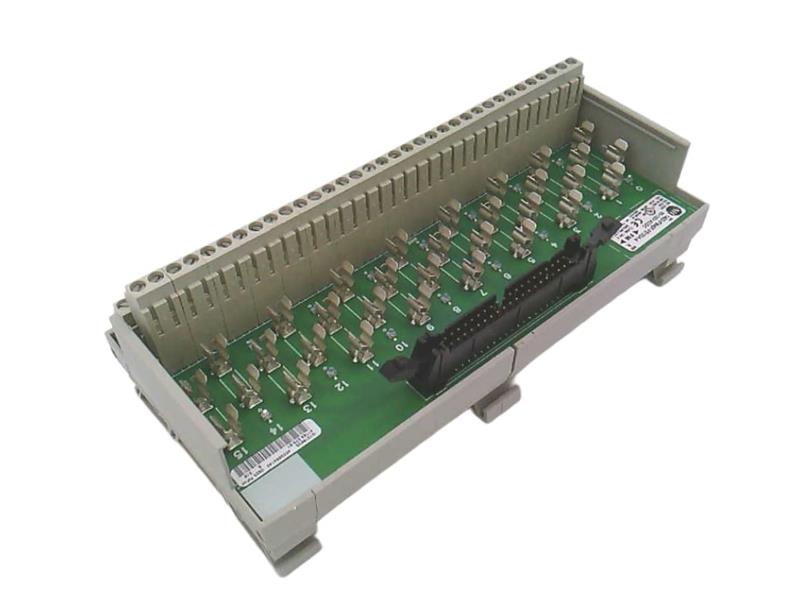 ALLEN BRADLEY 1492-IFM40F-FS120A-4