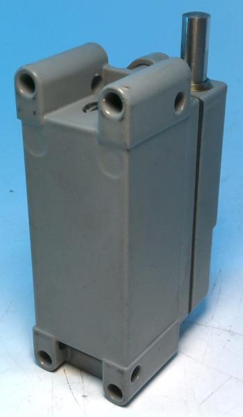 SCHNEIDER ELECTRIC 9007AW42M11