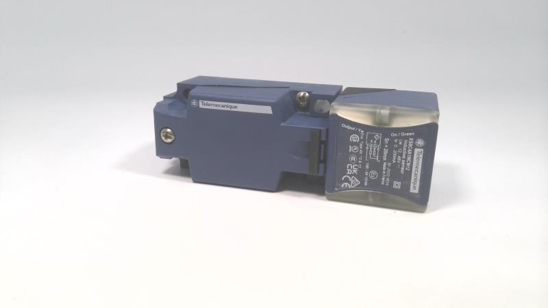 TELEMECANIQUE SENSORS XS8C4A1NCN12