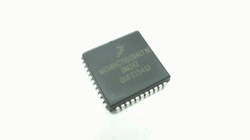 NXP SEMICONDUCTOR MC68HC705C8ACFNE