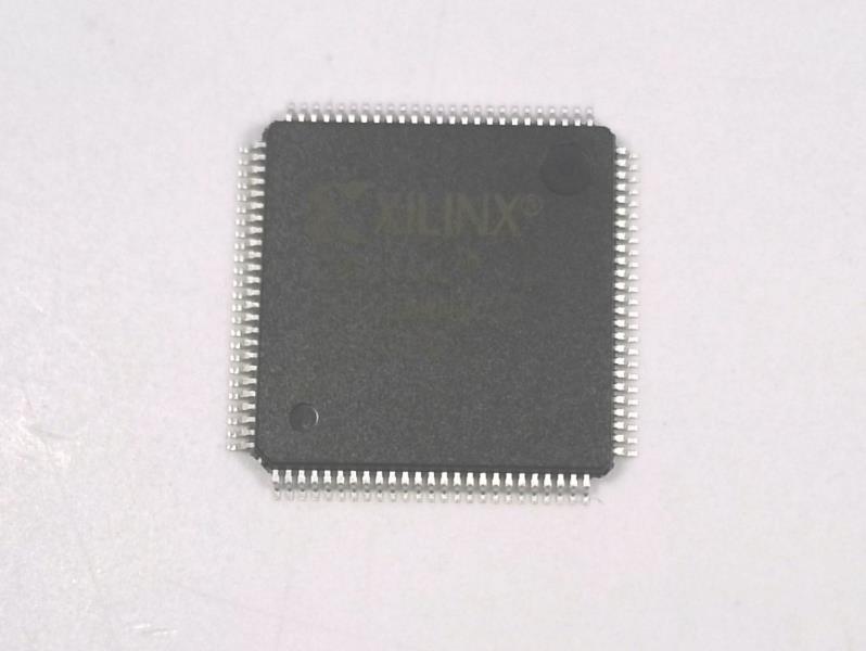 XILINX XC95144XL-10TQG100C