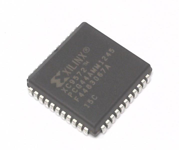 XILINX XC9572-15PCG44C