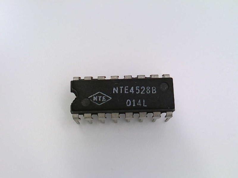 NXP SEMICONDUCTOR IC4528BCP