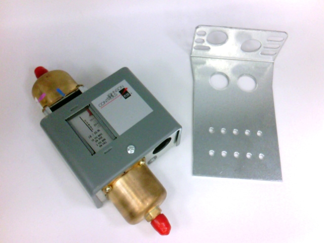 JOHNSON CONTROLS P74EA-10C