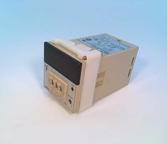 OMRON E5C4-R40J 32-999F AC110/120