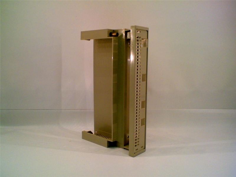 DUM-0 by SPRECHER & SCHUH