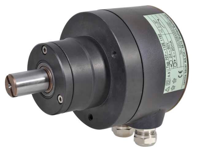 WT707-114E A150  by CAMILLE BAUER