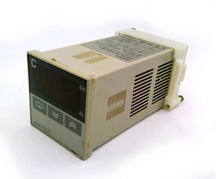 OMRON E5CS-R1KJX-520