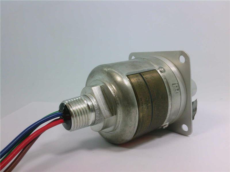 CUSTOM CONTROL SENSORS 642DHE963