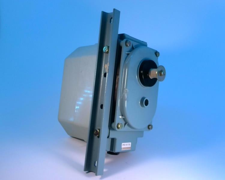 SCHNEIDER ELECTRIC XR2-AA 02