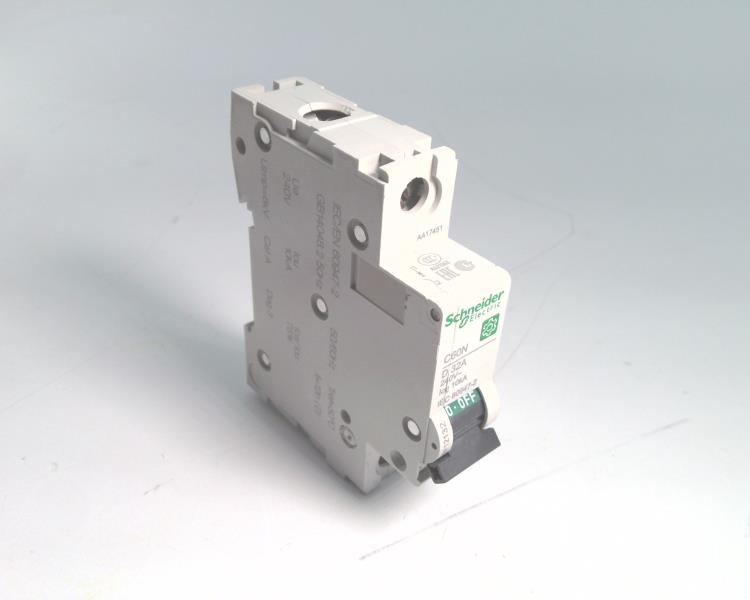 SCHNEIDER ELECTRIC M9F12132