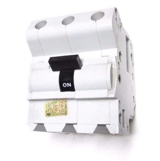 SCHNEIDER ELECTRIC NB3P90