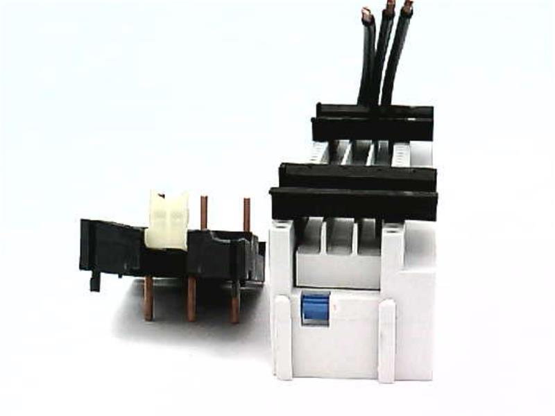 SCHNEIDER ELECTRIC LA9-Z40132