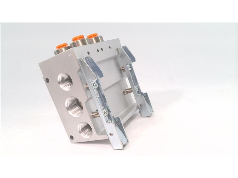 SMC VV5QZ35-02N7TC-D0