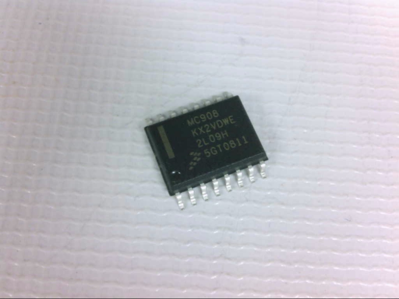 NXP SEMICONDUCTOR MC908KX2VDWE