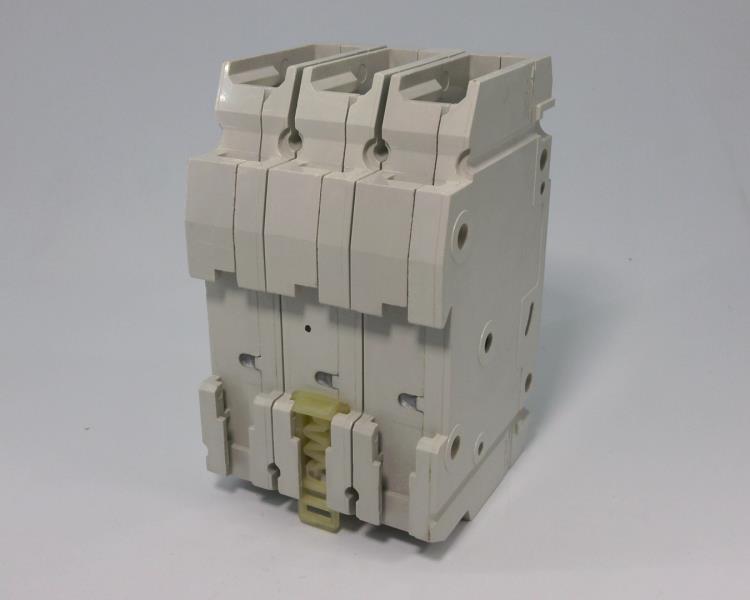 SIEMENS 3VF2-213-0FD42-0AA0