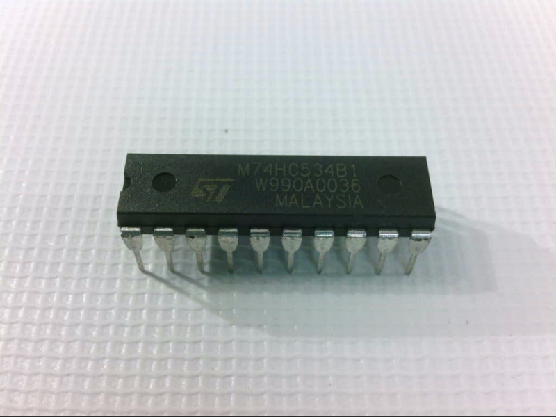 ST MICRO M74HC534B1