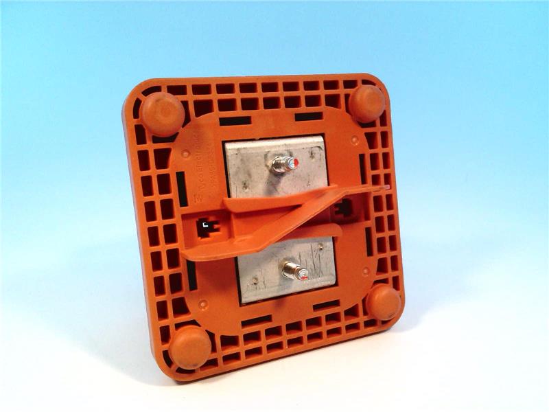 TE CONNECTIVITY 1-1587987-7