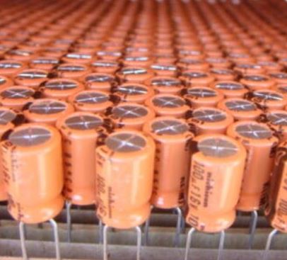 NICHICON UKL1C101MPA1TA