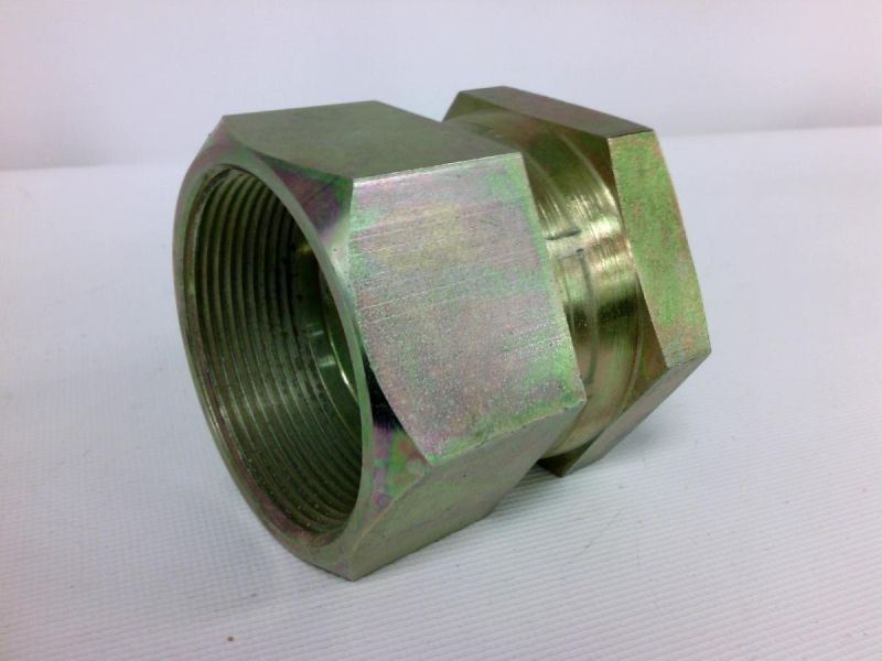 0207-32-32 by PARKER