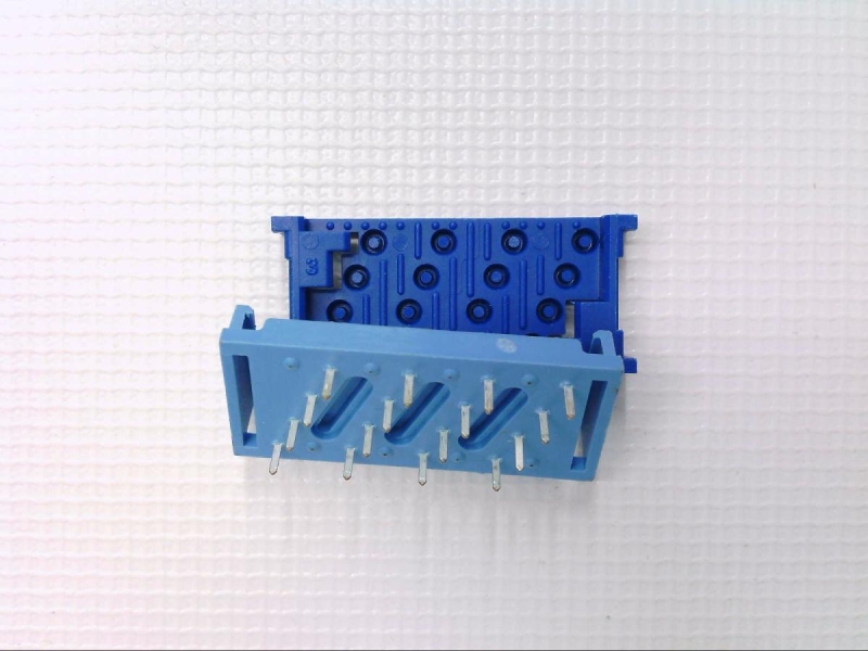 TE CONNECTIVITY 1-6437006-1