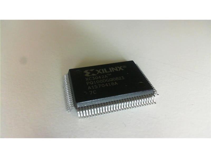 XILINX XC3042A-7PQ100C