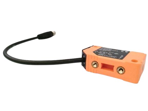 EFECTOR IN-3004-BPKG/0,15M/AS-IN5380