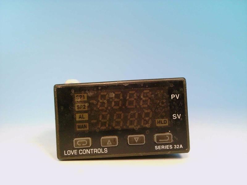 32A133-90*035 by DWYER