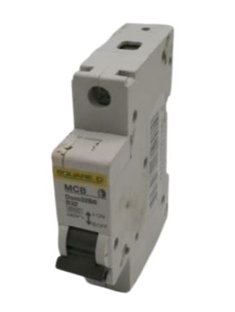 SCHNEIDER ELECTRIC DOM32B6