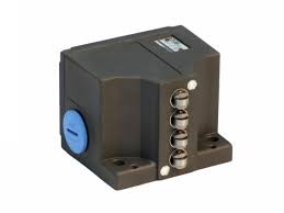 BALLUFF BNS 819-B04-R12-61-12-10