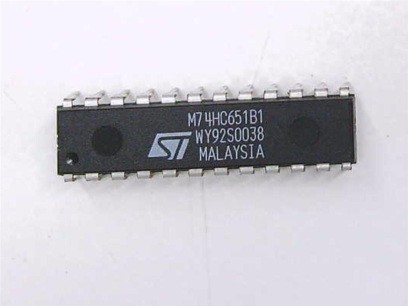 ST MICRO M74HC651B1