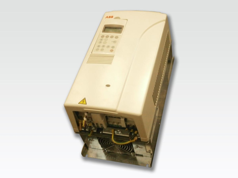 ASEA BROWN BOVERI ACS800-01-0030-3+D150-E200