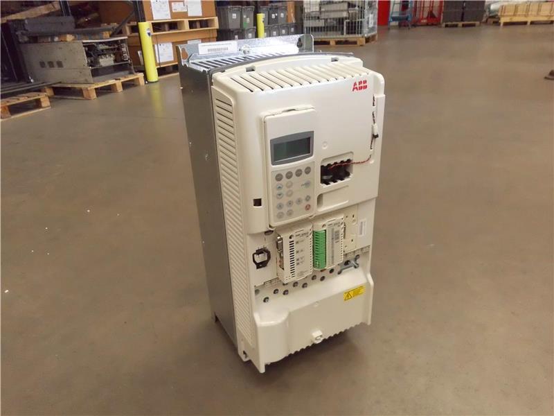ASEA BROWN BOVERI ACS800-04-0050-3+D150+E200+J400+K454+L502
