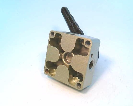 CLIPPARD MMV-R4QD-C