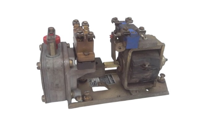 SCHNEIDER ELECTRIC 9050-CO2E-V66