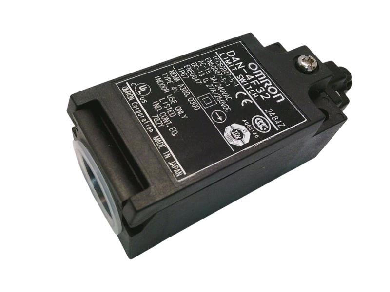OMRON D4N-4F32