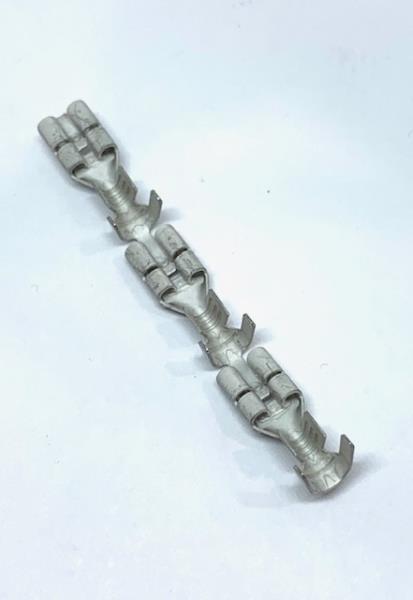 TE CONNECTIVITY 2293895-1