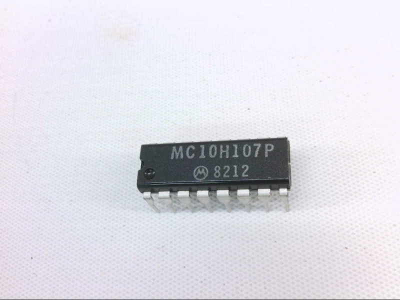 NXP SEMICONDUCTOR MC10H107P