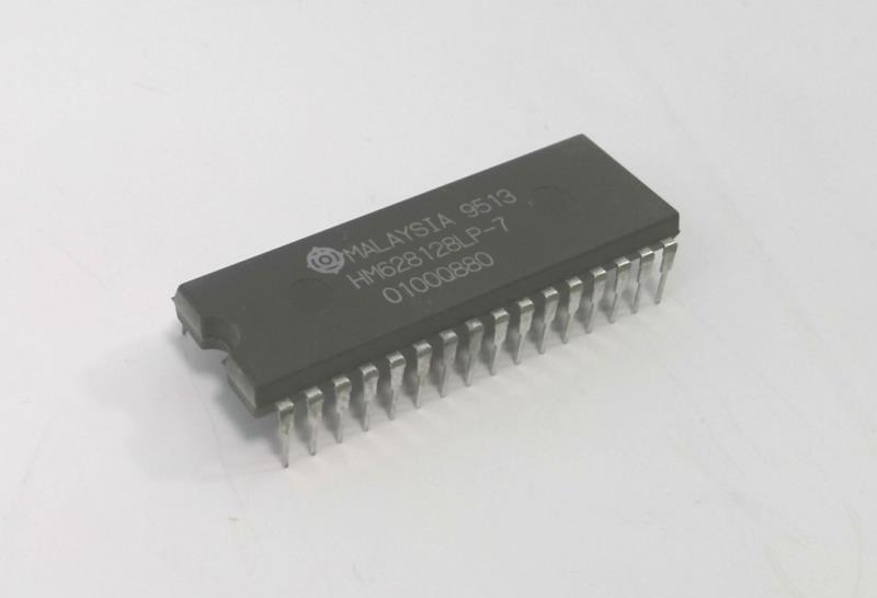 HITACHI HM628128LP-7