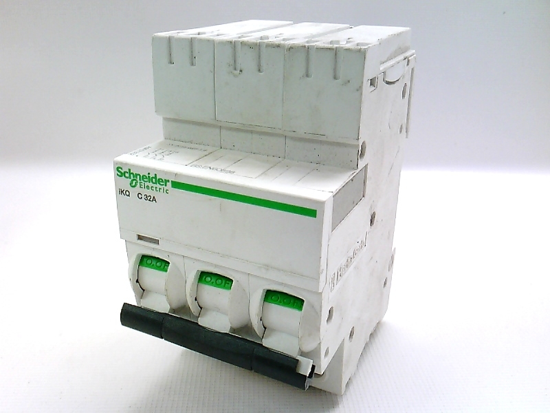 SCHNEIDER ELECTRIC SE10C332