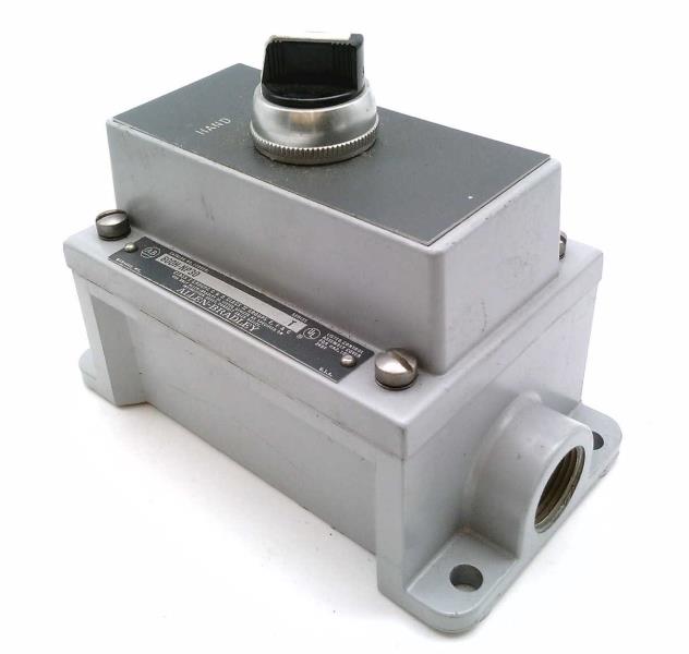 ALLEN BRADLEY 800H-R2HC7RM2